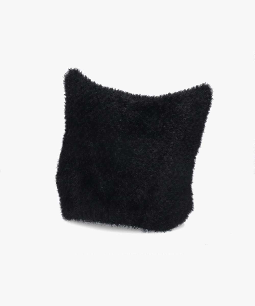 FAUX FUR POINTED BEANIE
