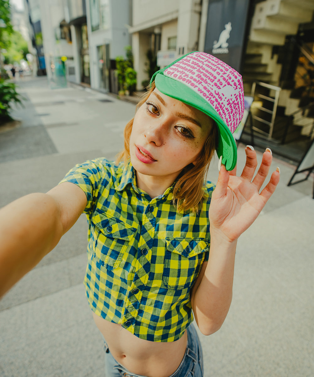 GREEN